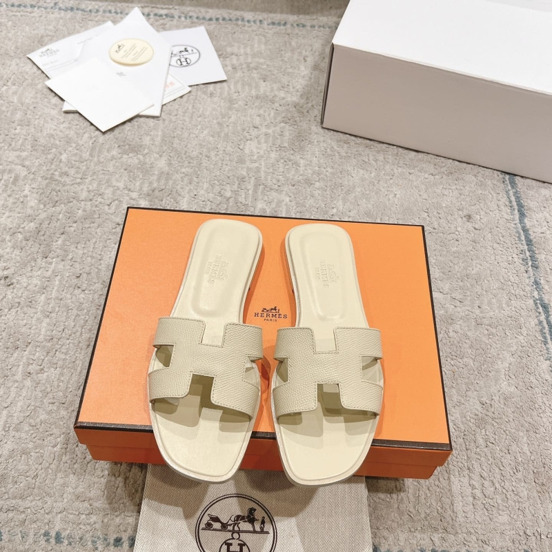 H**mes slippers